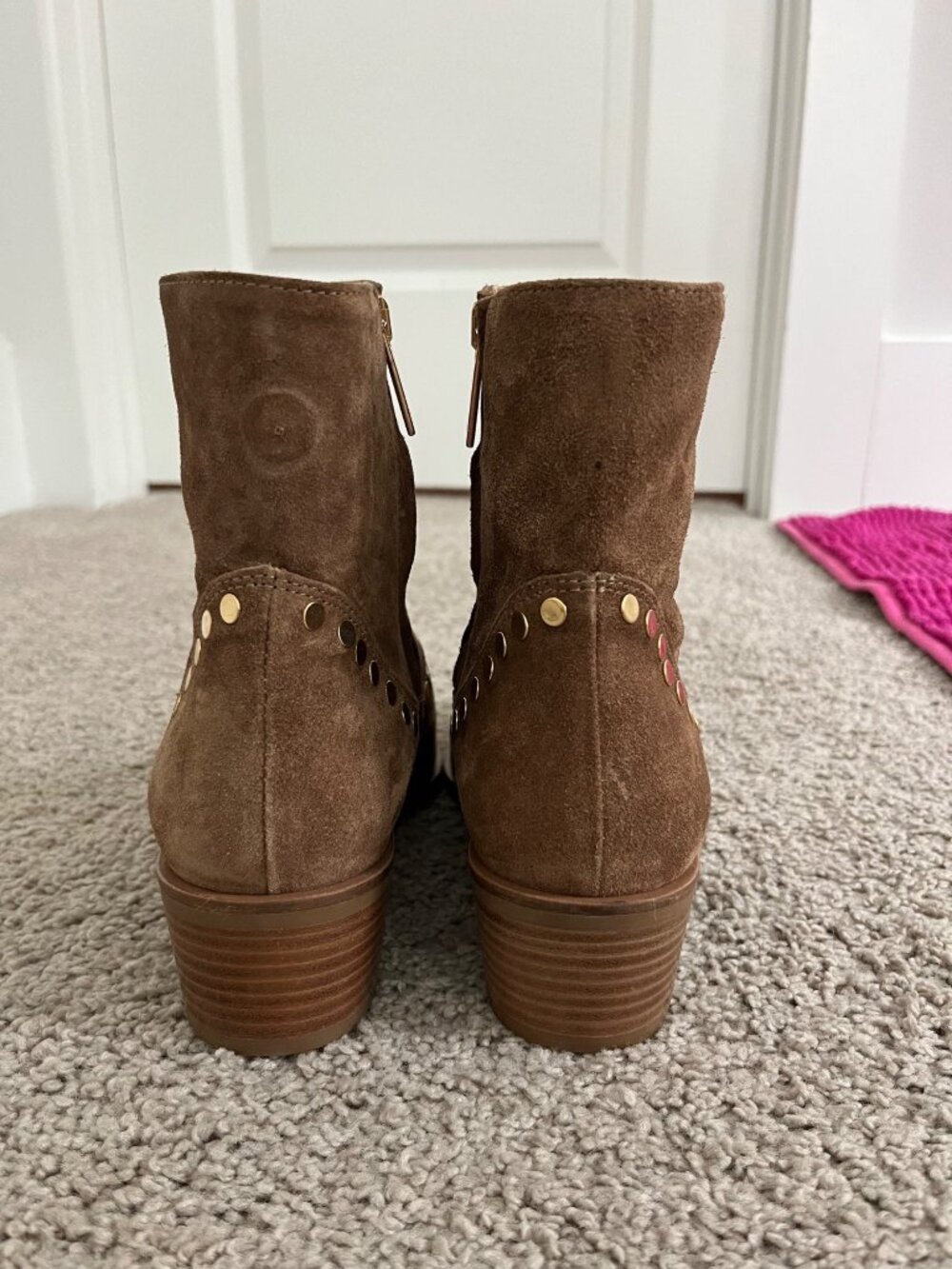 Aquatalia Ronalda Weatherproof Suede‎ Studded Ankle Boots Size 7 - Picture 4 of 7